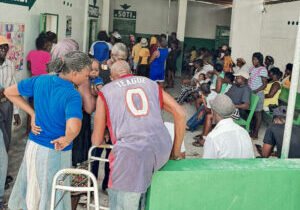 Busy day at Lamp for Haiti Health Center, Cite Soleil