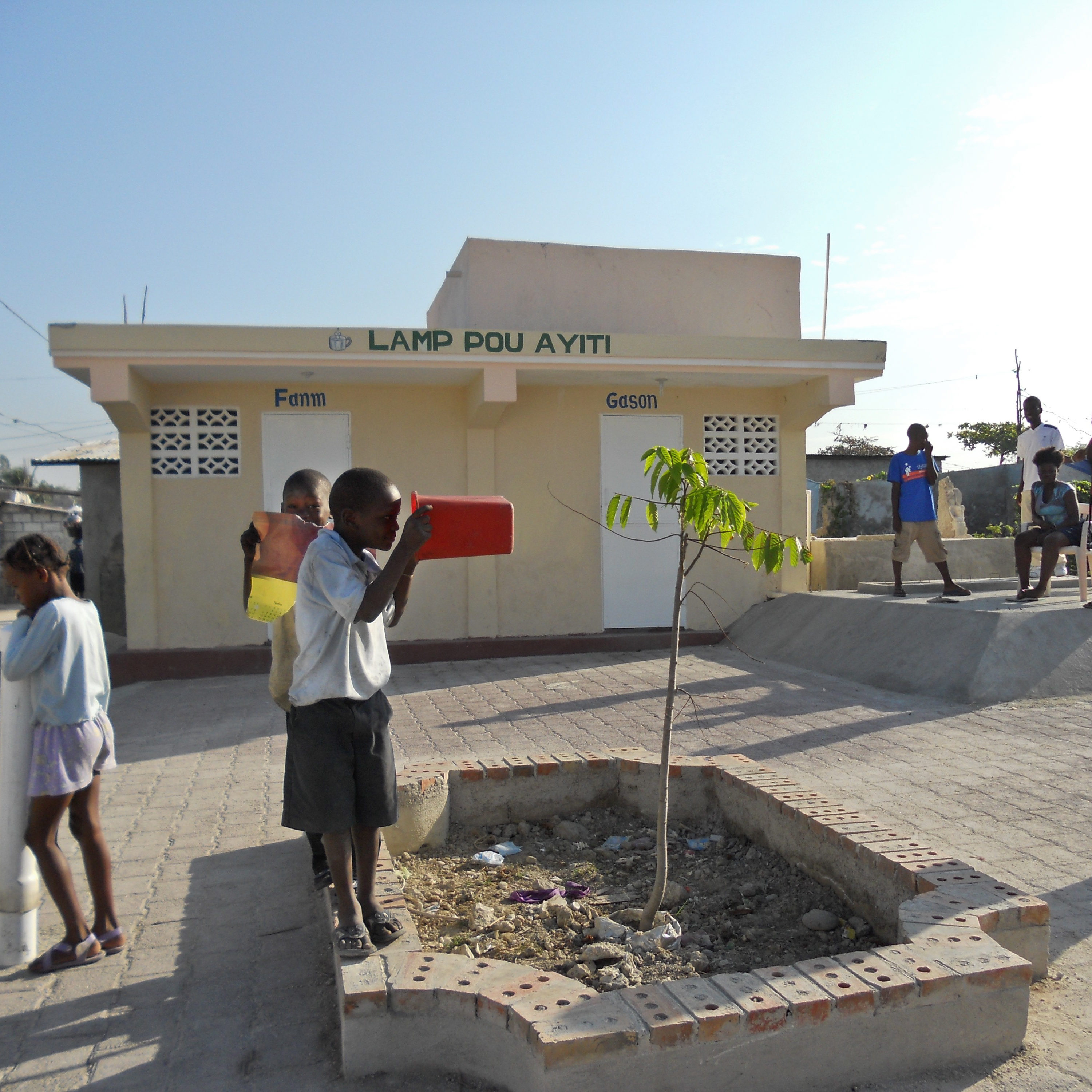 full toilets with kids 11